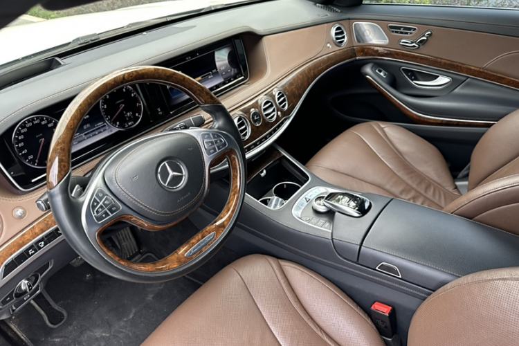 Used Mercedes-Benz S-Class 2014 S 400 L Luxury Model Interior 10