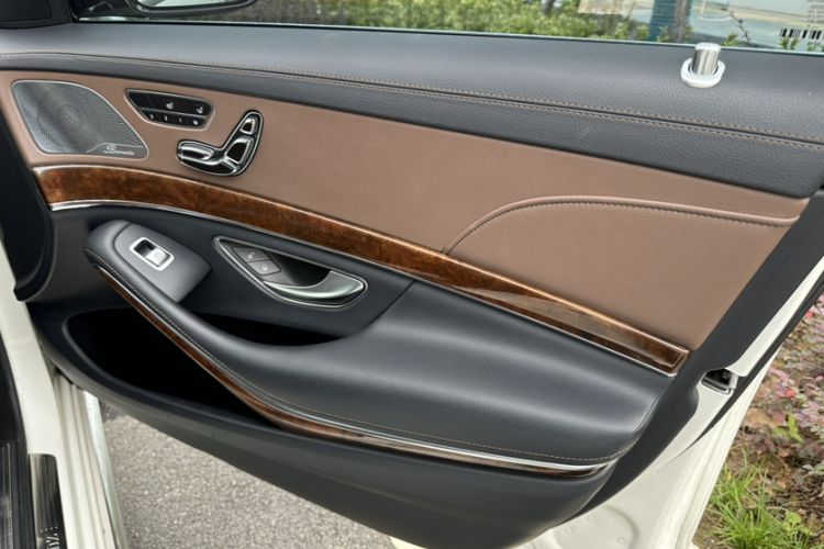 Used Mercedes-Benz S-Class 2014 S 400 L Luxury Model Interior 11