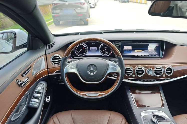 Used Mercedes-Benz S-Class 2014 S 400 L Luxury Model Interior 13