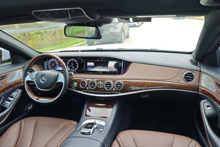 Used Mercedes-Benz S-Class 2014 S 400 L Luxury Model Interior 14