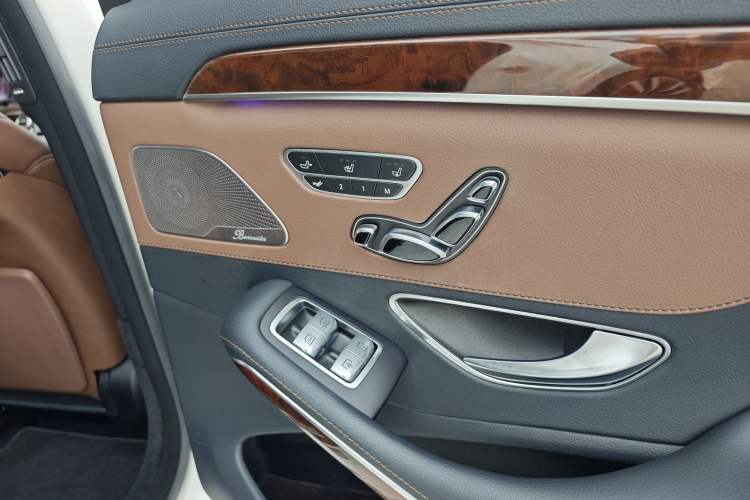 Used Mercedes-Benz S-Class 2014 S 400 L Luxury Model Interior 15