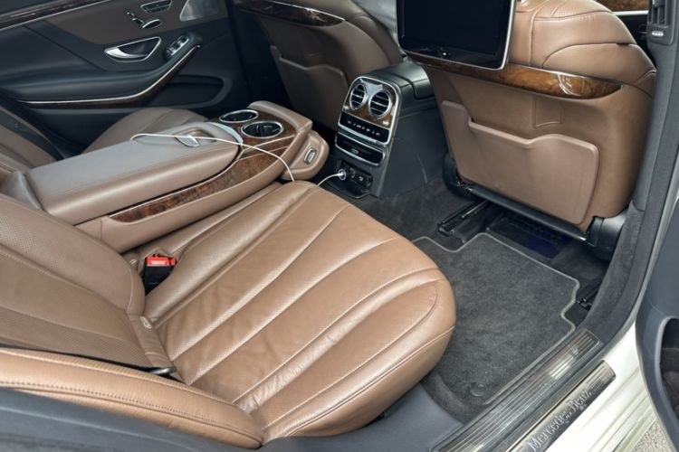 Used Mercedes-Benz S-Class 2014 S 400 L Luxury Model Interior 4