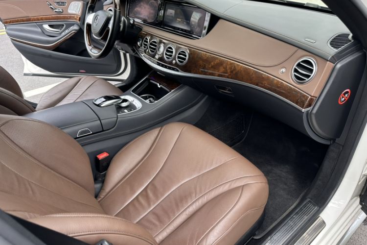 Used Mercedes-Benz S-Class 2014 S 400 L Luxury Model Interior 6