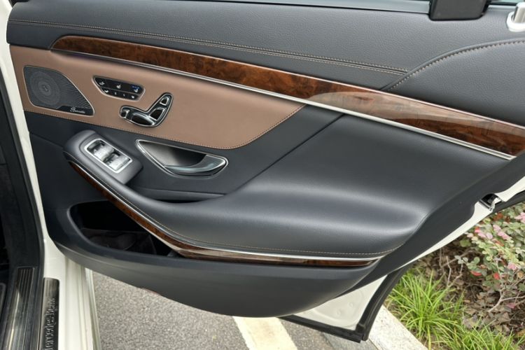 Used Mercedes-Benz S-Class 2014 S 400 L Luxury Model Interior 7