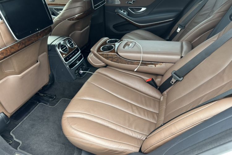 Used Mercedes-Benz S-Class 2014 S 400 L Luxury Model Interior 8