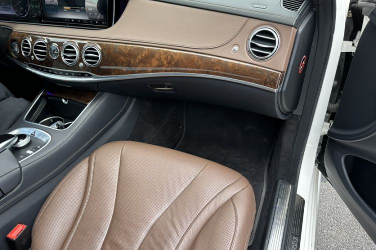 Used Mercedes-Benz S-Class 2014 S 400 L Luxury Model Interior 9