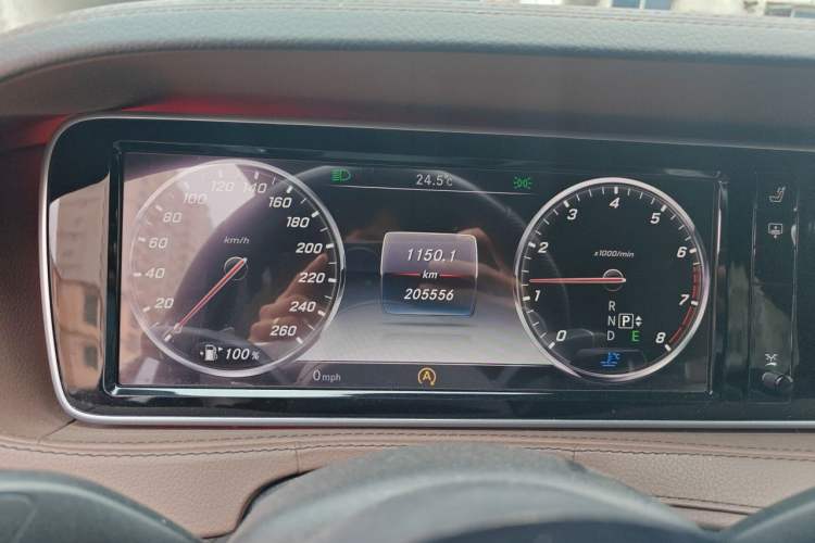 Used Mercedes-Benz S-Class 2014 S 320 L Luxury Model Odometer Close Up