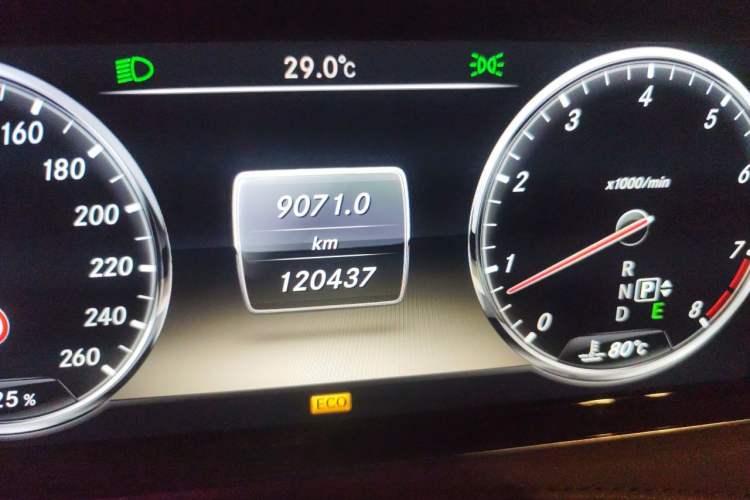 Used Mercedes-Benz S-Class 2014 S 400 L Prestige Edition Odometer Close Up
