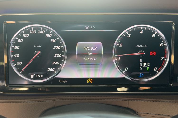 Used Mercedes-Benz S-Class 2014 S 320 L Business Model Odometer Close Up