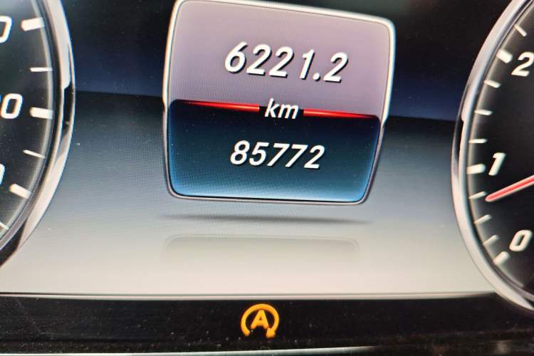 Used Mercedes-Benz S-Class 2014 S 320 L Luxury Model Odometer Close Up
