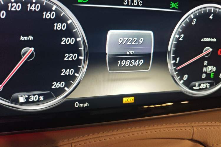 Used Mercedes-Benz S-Class 2014 S 400 L Prestige Edition Odometer Close Up