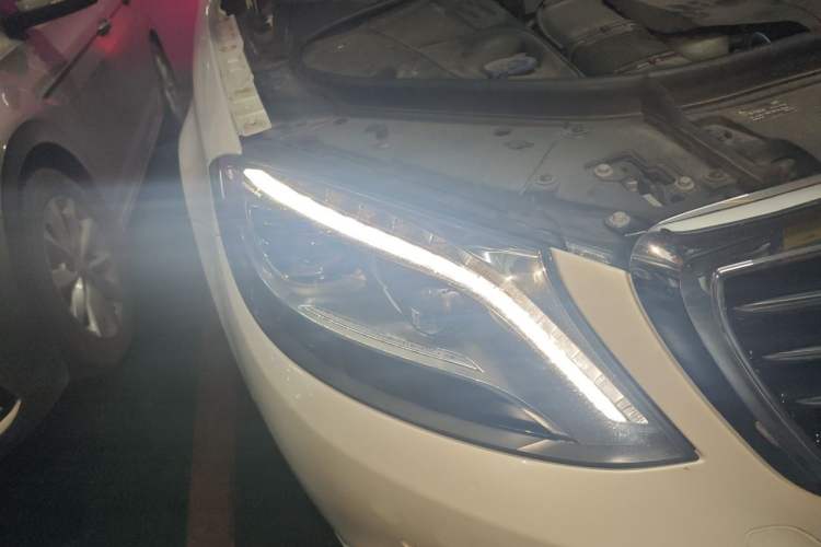 Used Mercedes-Benz S-Class 2014 S 400 L Prestige Edition Right Front Headlight