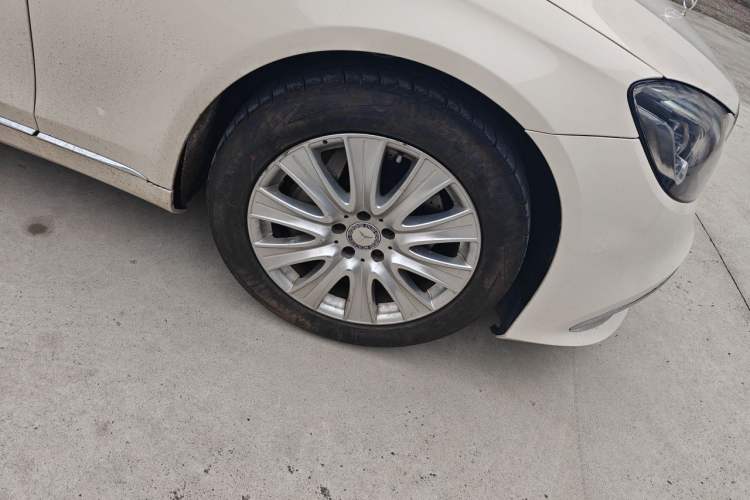 Used Mercedes-Benz S-Class 2014 S 320 L Luxury Model Right Front Wheel Hub