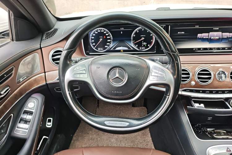 Used Mercedes-Benz S-Class 2014 S 320 L Luxury Model Steering Wheel