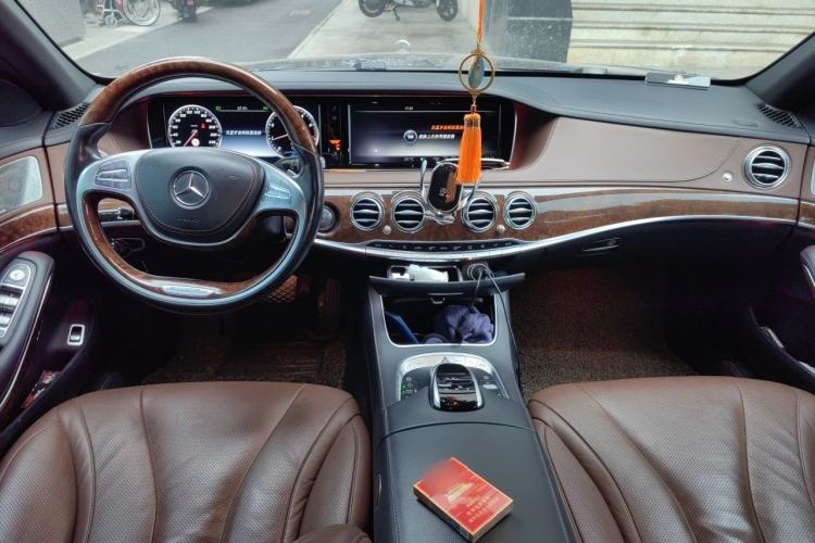 Used Mercedes-Benz S-Class 2015 S 400 L 4MATIC Center Console