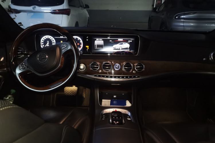 Used Mercedes-Benz S-Class 2015 S 400 L 4MATIC Center Console