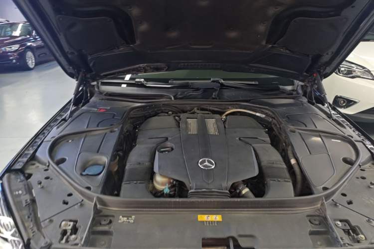 Used Mercedes-Benz S-Class 2015 S 400 L Engine Bay
