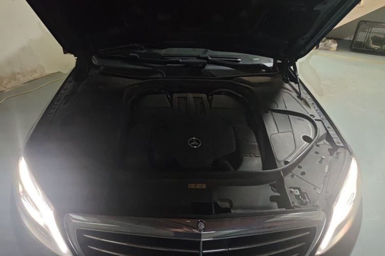 Used Mercedes-Benz S-Class 2015 S 400 L Engine Bay