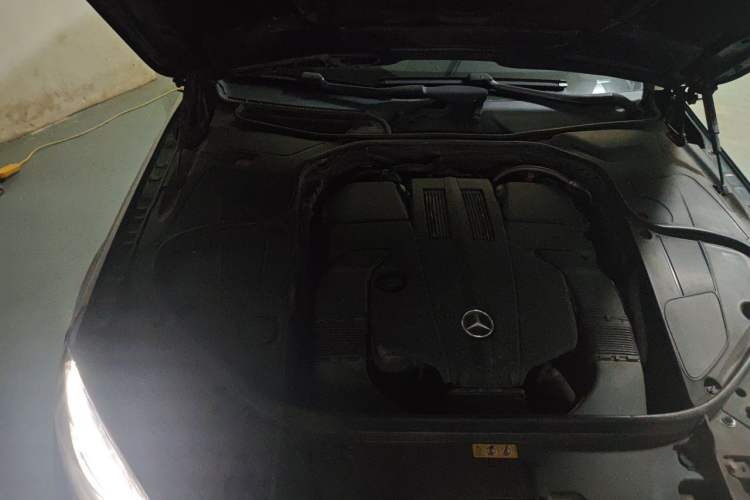 Used Mercedes-Benz S-Class 2015 S 400 L Engine Bay Right