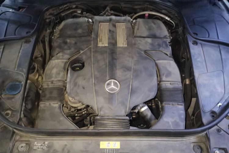 Used Mercedes-Benz S-Class 2015 S 400 L 4MATIC Engine Bay