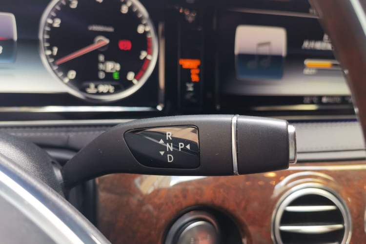 Used Mercedes-Benz S-Class 2015 S 400 L 4MATIC Gear Lever
