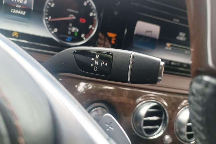 Used Mercedes-Benz S-Class 2015 S 400 L 4MATIC Gear Lever
