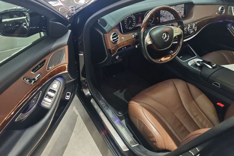 Used Mercedes-Benz S-Class 2015 S 400 L Interior 1