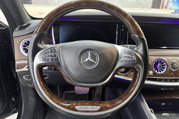 Used Mercedes-Benz S-Class 2015 S 400 L 4MATIC Interior 2