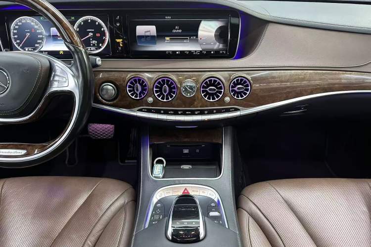 Used Mercedes-Benz S-Class 2015 S 400 L 4MATIC Interior 4