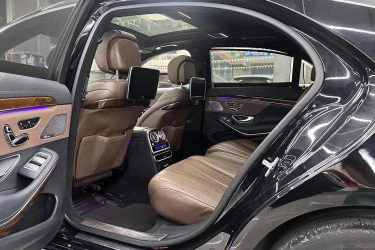 Used Mercedes-Benz S-Class 2015 S 400 L 4MATIC Interior 6