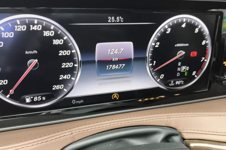 Used Mercedes-Benz S-Class 2015 S 400 L 4MATIC Odometer Close Up