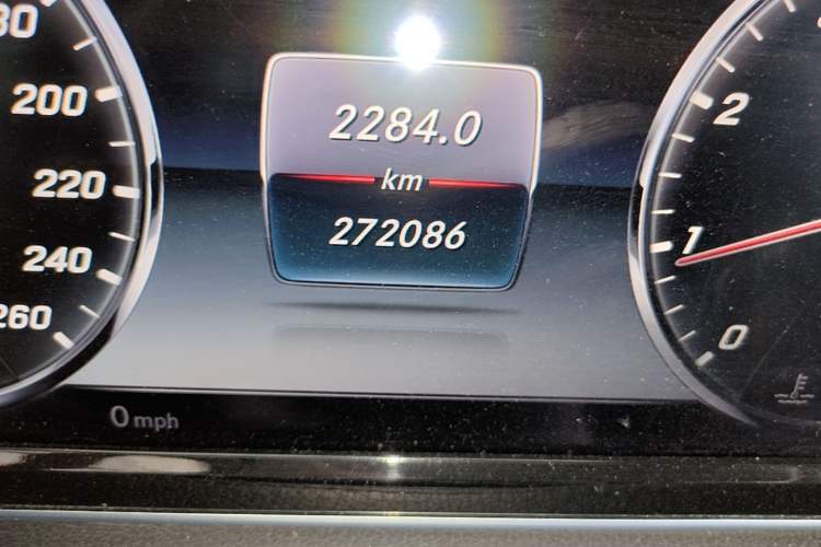 Used Mercedes-Benz S-Class 2015 S 400 L 4MATIC Odometer Close Up