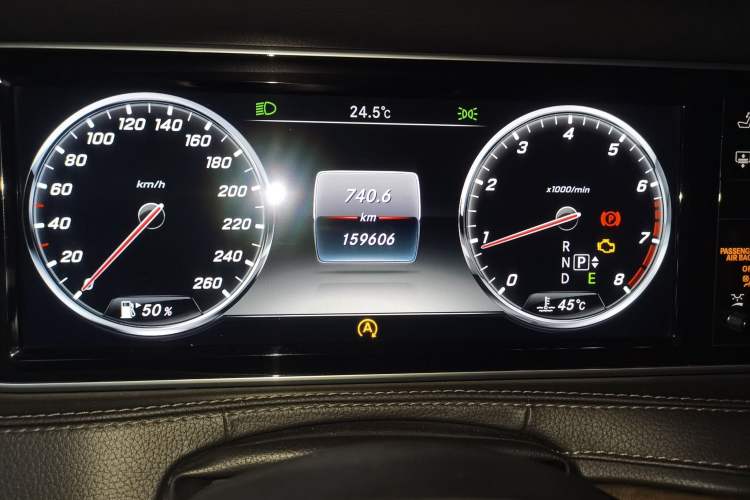 Used Mercedes-Benz S-Class 2015 S 400 L 4MATIC Odometer Close Up