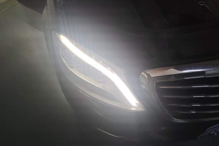 Used Mercedes-Benz S-Class 2015 S 400 L Right Front Headlight