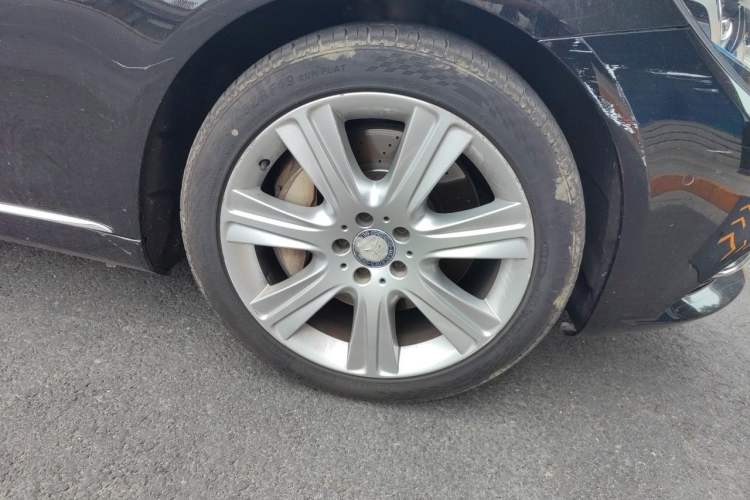 Used Mercedes-Benz S-Class 2015 S 400 L 4MATIC Right Front Wheel Hub