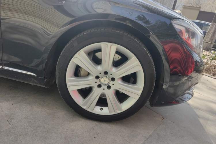Used Mercedes-Benz S-Class 2015 S 400 L 4MATIC Right Front Wheel Hub