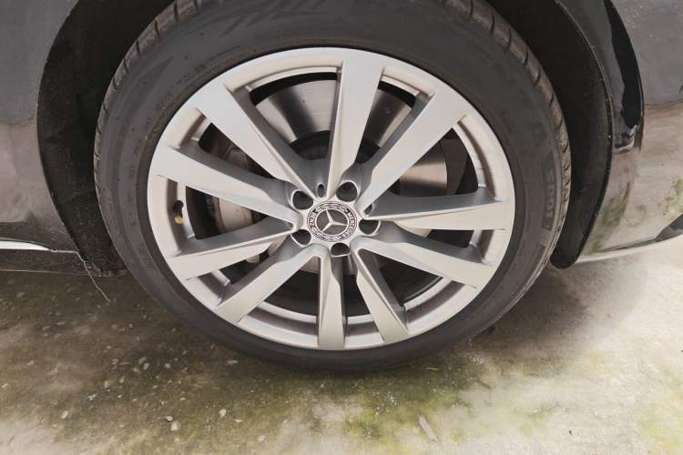 Used Mercedes-Benz S-Class 2015 S 400 L 4MATIC Right Front Wheel Hub