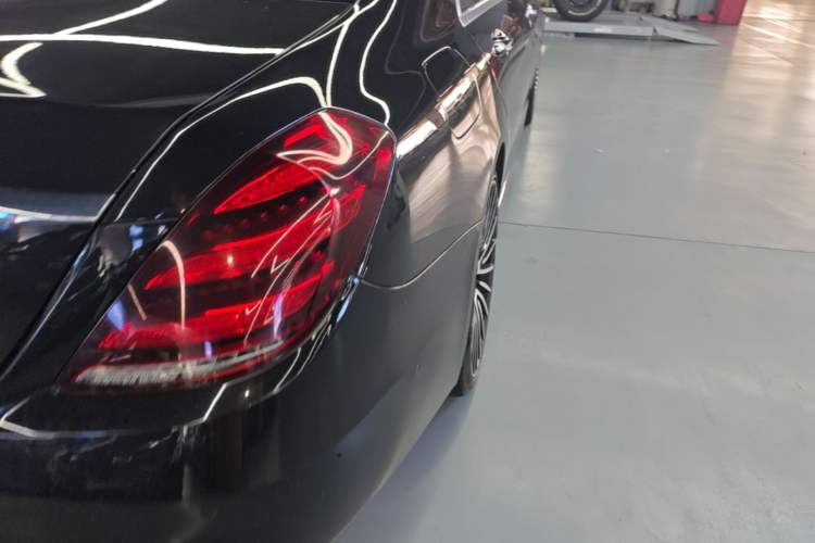 Used Mercedes-Benz S-Class 2015 S 400 L Right Rear Taillight