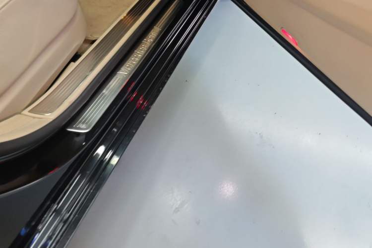 Used Mercedes-Benz S-Class 2015 S 400 L Right Side Sill