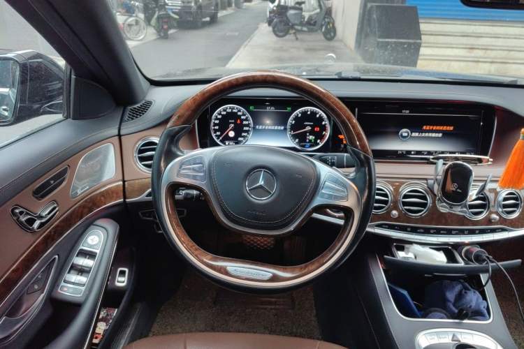 Used Mercedes-Benz S-Class 2015 S 400 L 4MATIC Steering Wheel
