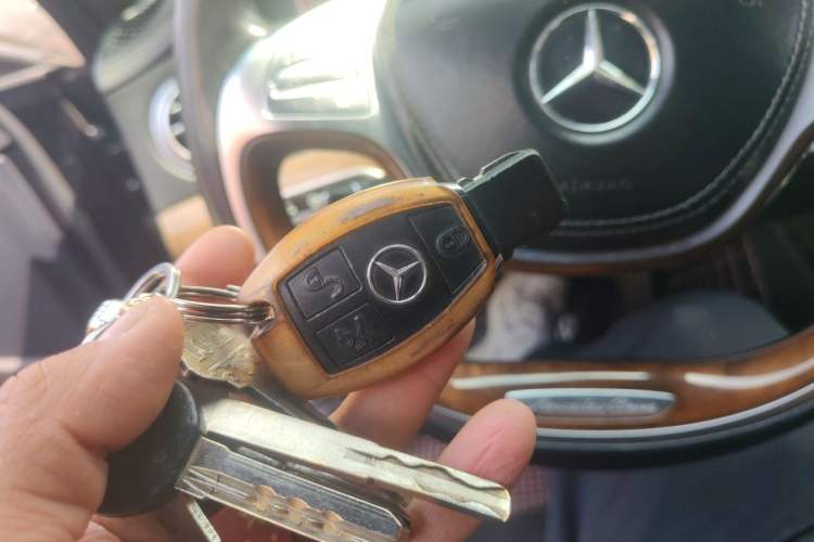 Used Mercedes-Benz S-Class 2015 S 400 L 4MATIC Vehicle Key