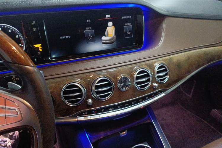 Used Mercedes-Benz S-Class 2016 S 320 L Luxury Model Audio And AC Panel