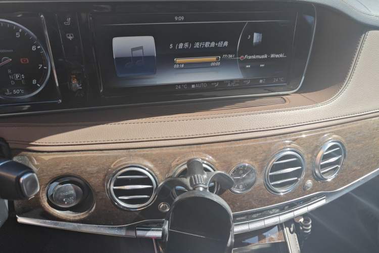 Used Mercedes-Benz S-Class 2016 S 320 L Luxury Model Audio And AC Panel