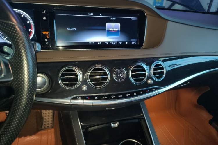 Used Mercedes-Benz S-Class 2016 S 400 L 4MATIC Audio And AC Panel