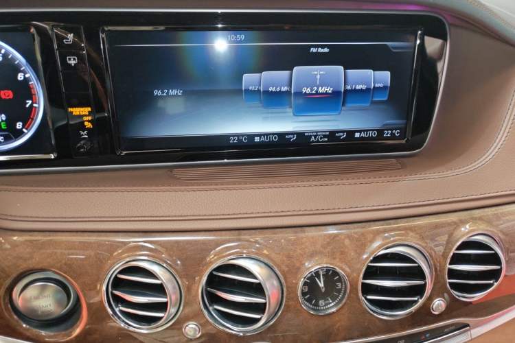 Used Mercedes-Benz S-Class 2016 S 320 L Luxury Model Audio And AC Panel