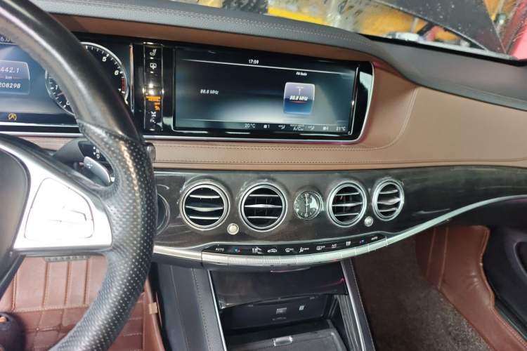 Used Mercedes-Benz S-Class 2016 S 400 L 4MATIC Audio And AC Panel