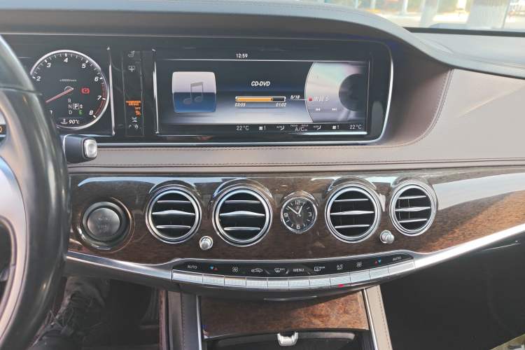 Used Mercedes-Benz S-Class 2016 S 320 L Business Model Audio And AC Panel