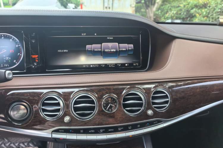 Used Mercedes-Benz S-Class 2016 S 320 L Business Model Audio And AC Panel