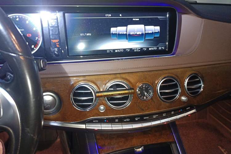 Used Mercedes-Benz S-Class 2016 S 400 L Audio And AC Panel