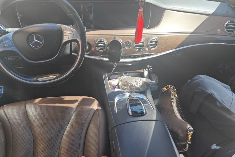 Used Mercedes-Benz S-Class 2016 S 320 L Luxury Model Center Console